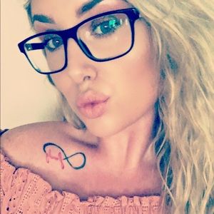 Meet your Posher, Savannah